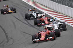Kimi Raikkonen, Ferrarri y Valtteri Bottas, Williams y Sebastian Vettel, Ferrari