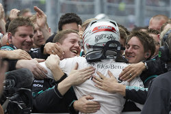 Winner Lewis Hamilton, Mercedes