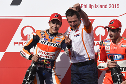 Podio: il vincitore Marc Marquez, Repsol Honda Team, e Andrea Iannone, Ducati Team