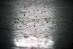 Fuerte lluvia cancela la FP2