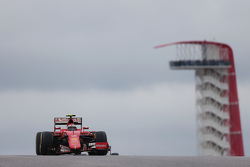 Kimi Räikkönen, Ferrari SF15-T, mit kaputtem Frontflügel