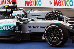 1. Nico Rosberg, Mercedes AMG F1 W06; 2.Lewis Hamilton, Mercedes AMG F1 W06, im Parc Fermé
