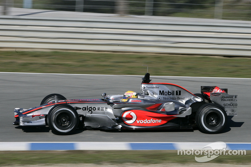Lewis Hamilton test ediyoryeni McLaren Mercedes MP4-23