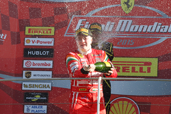 Gara 1 Shell, il podio: primo, #180 Kessel Racing Ferrari 458 Italia: Gautam Singhania, festeggia la