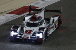 #7 奥迪乔斯特车队 奥迪R18 e-tron quattro:马塞尔·法斯勒、安德烈·洛特勒、博努瓦·特鲁耶