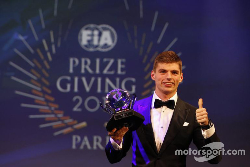 Max Verstappen ganó tres premios - novato del año, acción del año y la personalidad del año.
