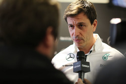 Toto Wolff, Mercedes-Sportchef, mit der Presse