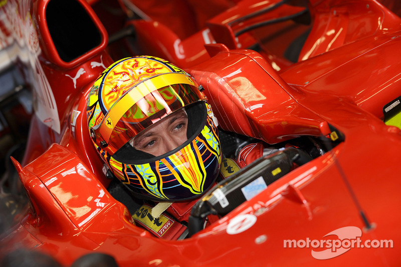 Valentino Rossi en el Ferrari F2008