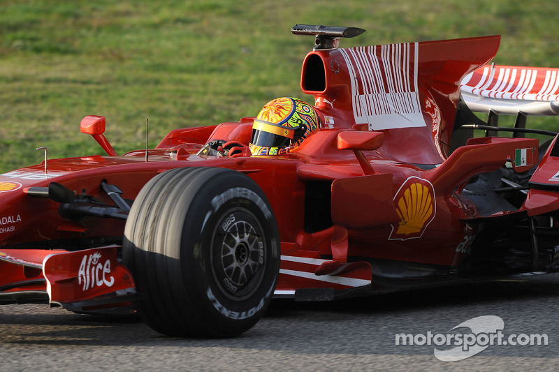 Valentino Rossi test ediyorFerrari F2008