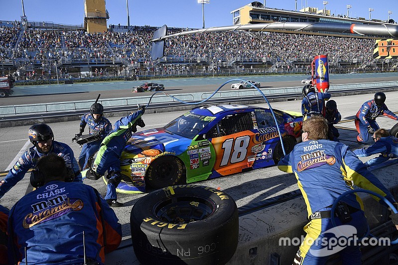 NASCAR ограничит число сотрудников в командах