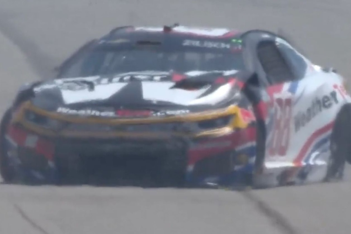 Connor Zilisch crashes twice early in Michigan race, records third straight DNF