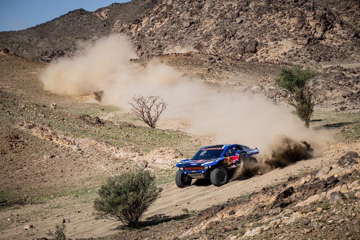 Sainz salva un día trampa en el Dakar: "No interesaba arriesgar"