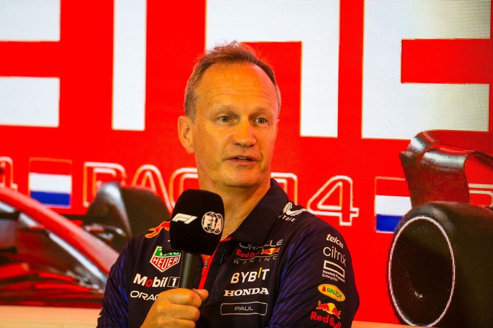 Paul Monaghan, engenheiro-chefe da Red Bull Racing, na coletiva de imprensa dos diretores de equipe