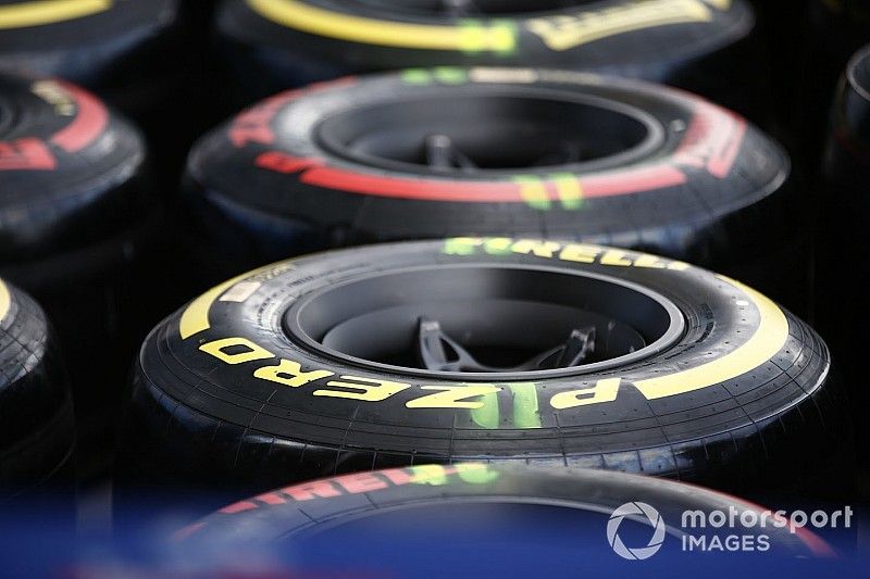 Neumáticos Pirelli en el paddock