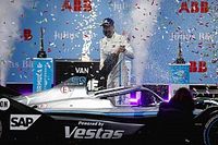 Vandoorne resiste en un fren&eacute;tico final para ganar en Roma