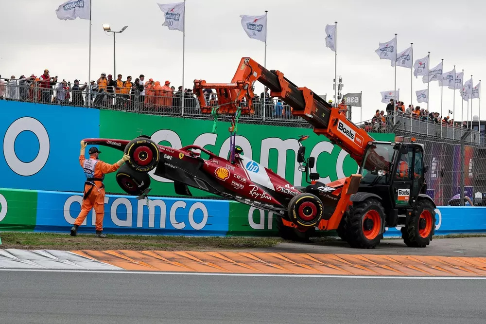 Lewis Hamilton, Ferrari crash
