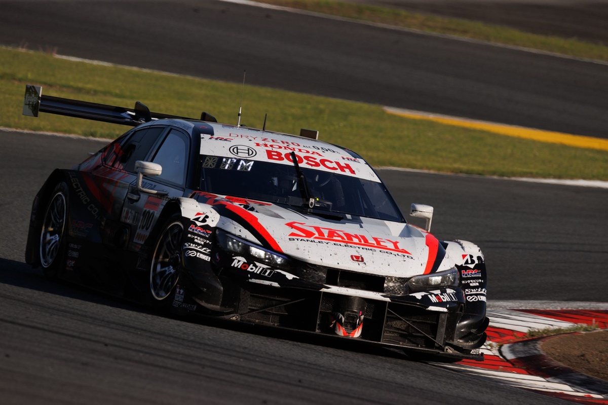 昔のGT500のやつですね。結構クオリティ高いです 100-stanley-civic-type-r-gt.jpg