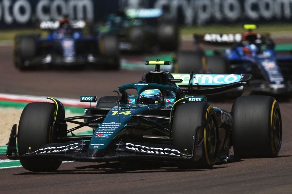 Fernando Alonso, Aston Martin Racing, Carlos Sainz, Williams, Alexander Albon, Williams