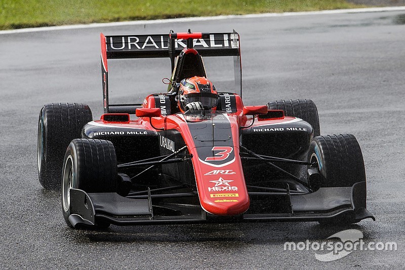 Mazepin fue penalizado y pierde la pole ante Pulcini