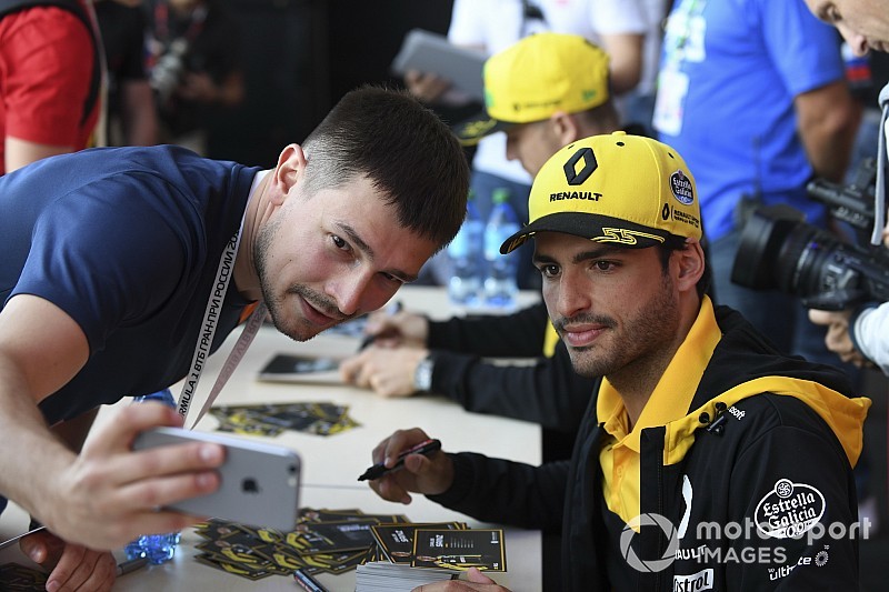 Sainz Verstappennel ellentétben hisz a Renault motorjában