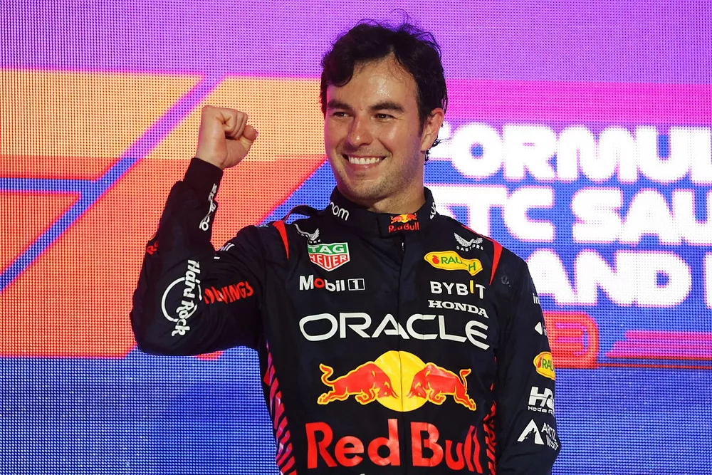 Podio: ganador Sergio P&eacute;rez, Red Bull Racing