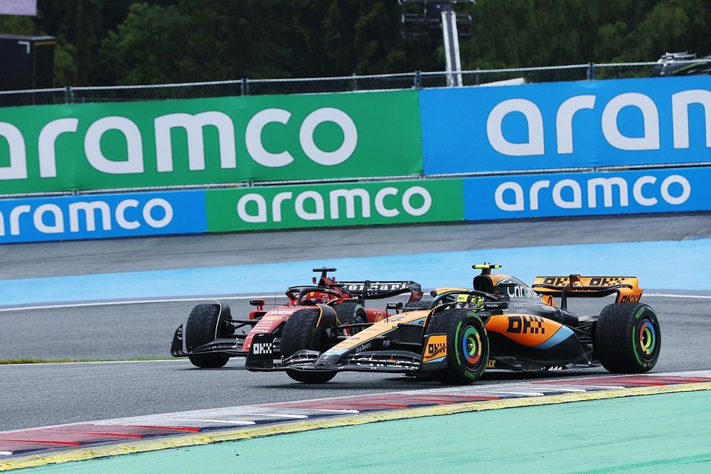 Lando Norris, McLaren MCL60, Charles Leclerc, Ferrari SF-23