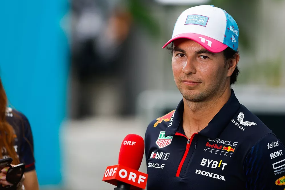Sergio P&eacute;rez, Red Bull Racing habla con los medios de comunicaci&oacute;n