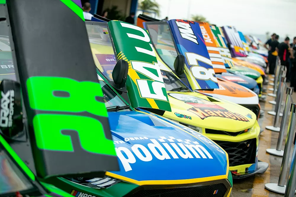 Carros da NASCAR Brasil