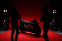 As&iacute; vivimos la presentaci&oacute;n de la moto de Aprilia para MotoGP 2024