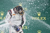 Hitech rządzi na SIlverstone