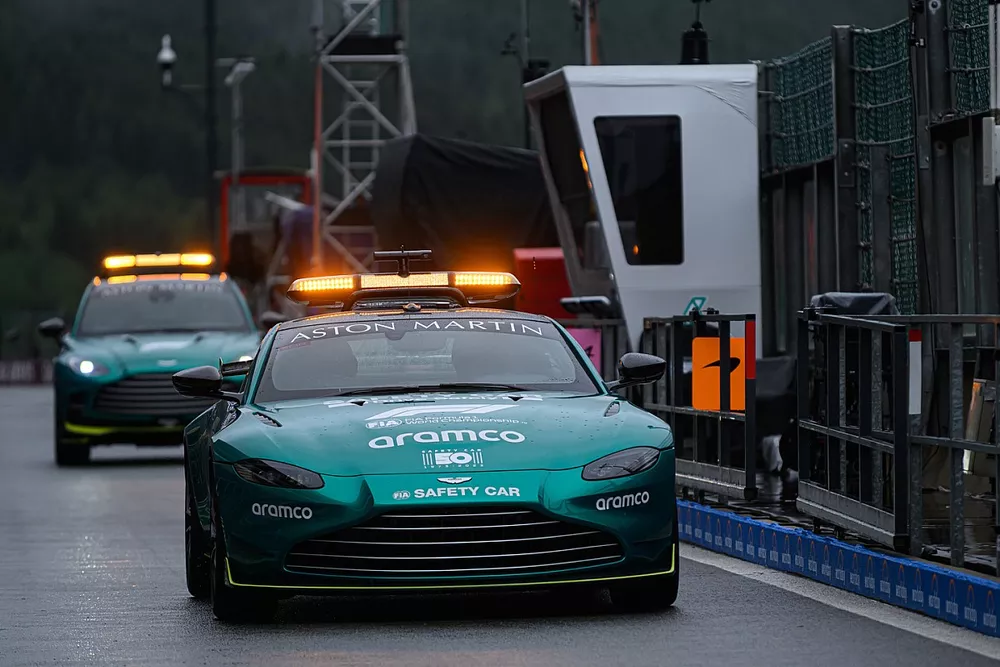 Safety car
