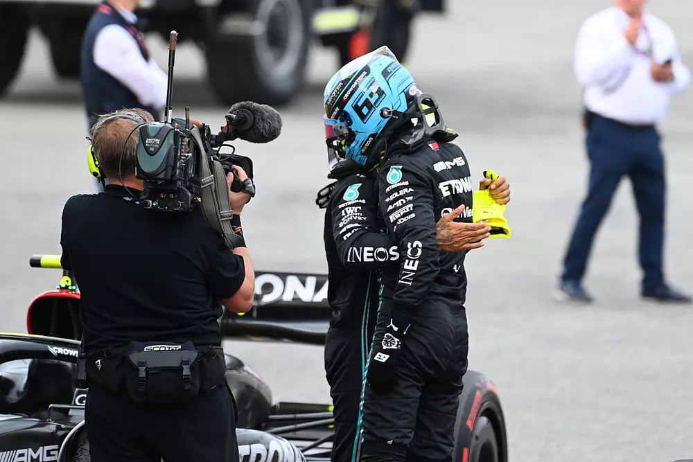 George Russell, Mercedes-AMG, 3rd position, Lewis Hamilton, Mercedes-AMG, 2nd position, congratulate each other in Parc Ferme