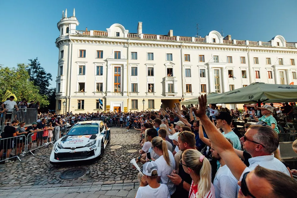 Oliver Solberg, Elliott Edmondson, Toyota Gazoo Racing WRT Toyota GR Yaris Rally1