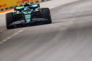 Alonso sorprende y lidera la FP1 de Singapur F1 con Leclerc y Verstappen detrás