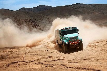 Dakar, Camion, Tappa 7: De Rooy rompe gli indugi, Nikolaev perde mezz'ora!