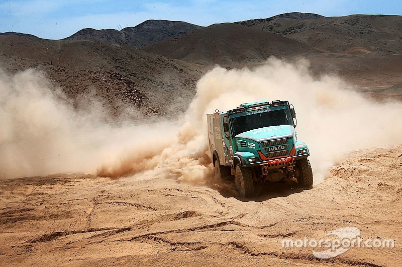 Dakar, Camion, Tappa 7: De Rooy rompe gli indugi, Nikolaev perde mezz'ora!