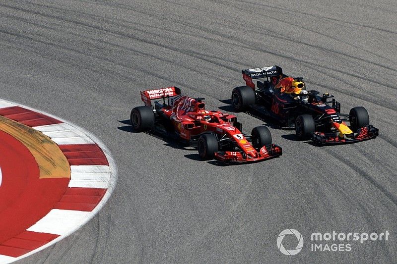 Sebastian Vettel, Ferrari SF71H y Daniel Ricciardo, Red Bull Racing RB14 colisionan en la primera vuelta