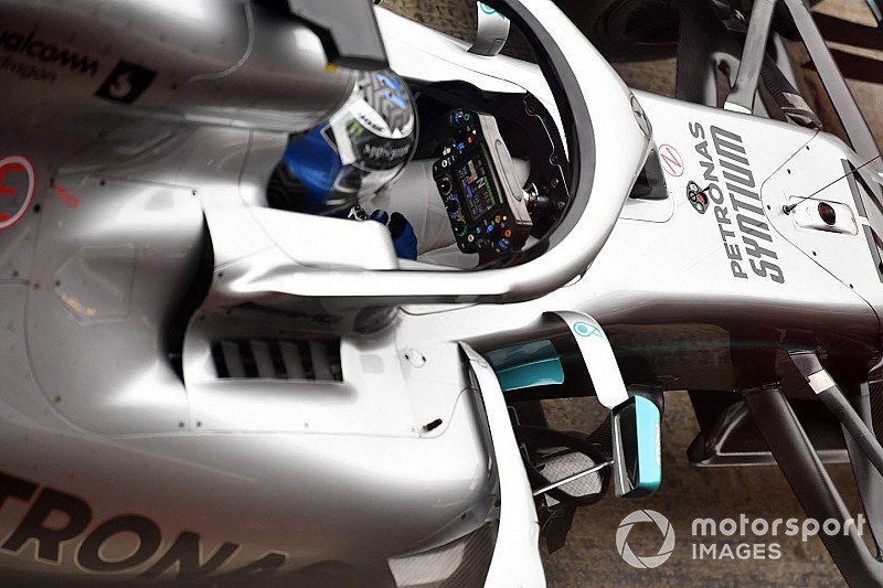 Así funciona el volante del Mercedes W10 de 2019
