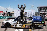 Dakarowiec rządzi w Truck Series