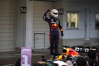 F1: A fala de Verstappen após ser informado do bi de forma bizarra