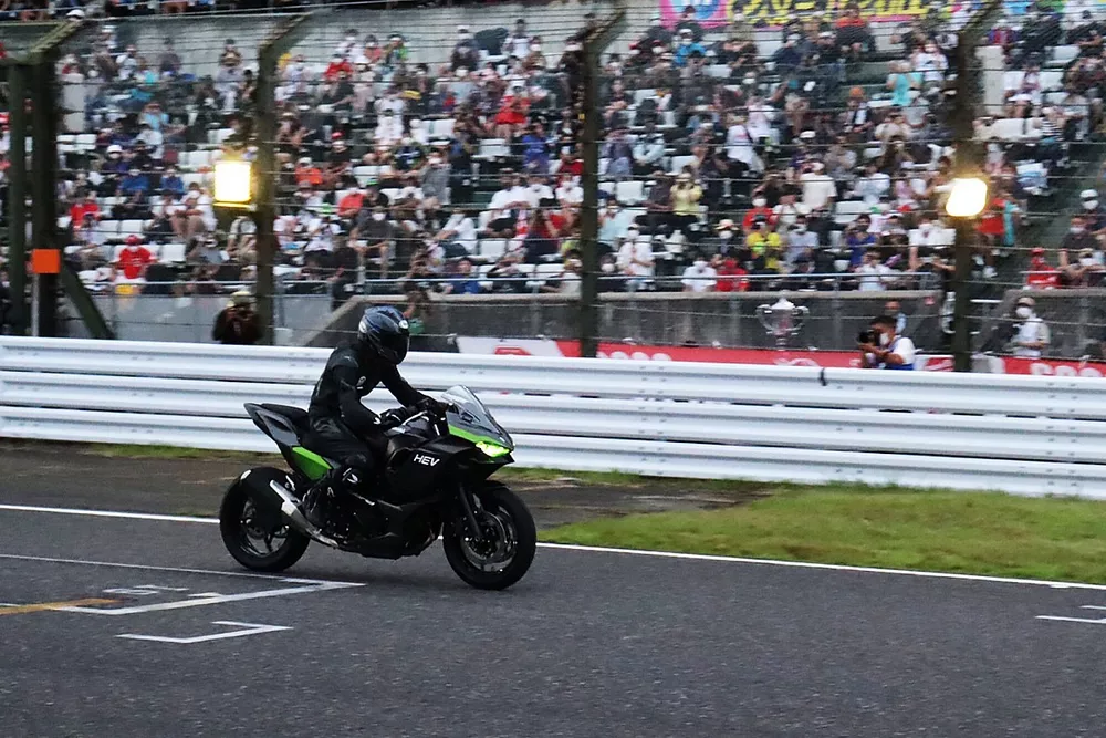 開発中のハイブリッドバイク