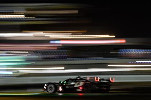 24h de Le Mans, H12: Porsche lucha contra Toyota en el ecuador de la carrera