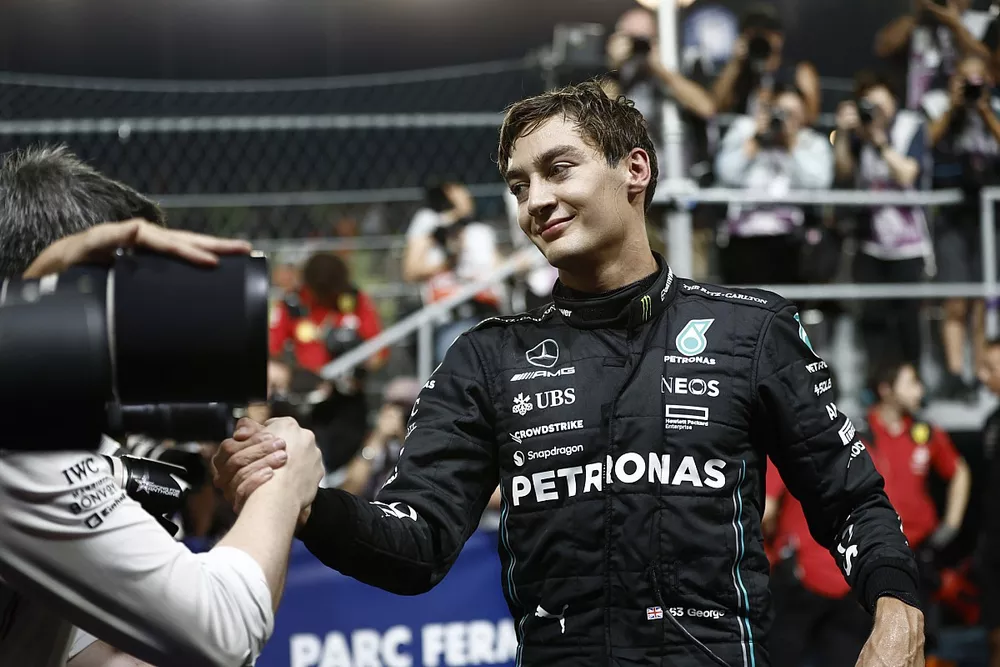 George Russell, Mercedes-AMG, in Parc Ferme dopo le qualifiche