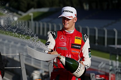 Mercedes, Schumacher'i tebrik etti