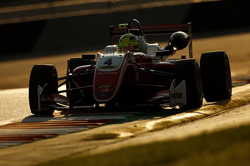 Victoria y liderato para Schumacher; Palou impresiona con su podio
