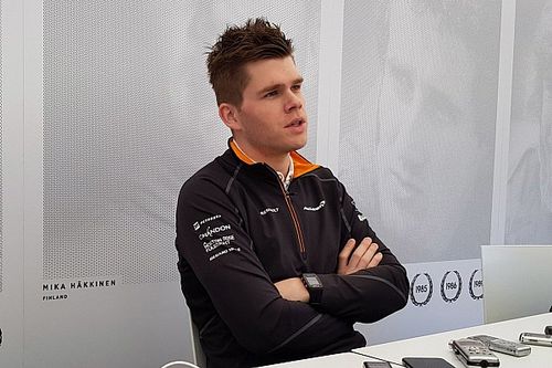 El piloto de simulador de McLaren debutará en una carrera real