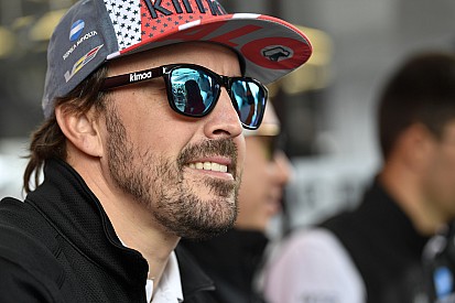 McLaren: Alonso, 2019 F1 sezonunda yedek pilot planlarımızda yer alabilir