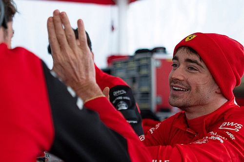 Herbert: "Charles sadece Ferrari pilotu olduğu için baskı altında"