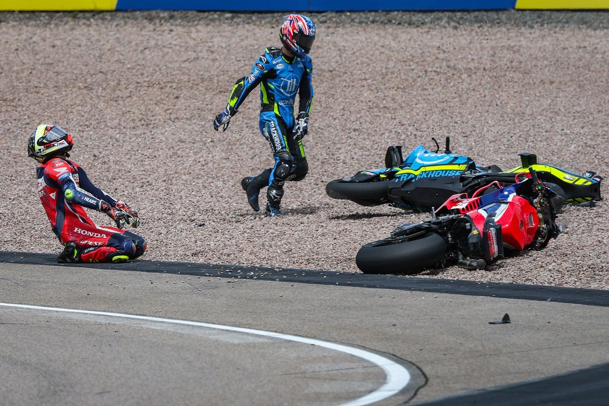 Quels pilotes ont connu le plus de chutes dans la première moitié de la saison ?