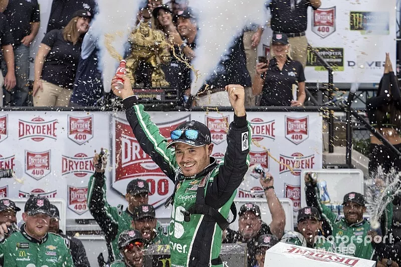 Kyle Larson, Chip Ganassi Racing, Chevrolet Camaro Clover celebrates in victory lane